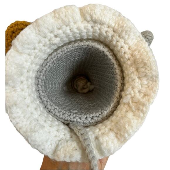 Vintage Handcrafted Holiday Decoration Caroler Mouse Hand Knit Figures - Picture 10 of 15